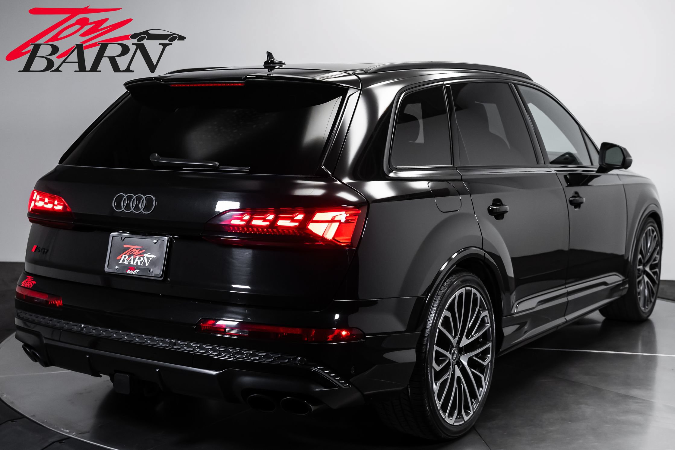 Used 2025 Audi SQ7 Prestige AWD/4WD image 5
