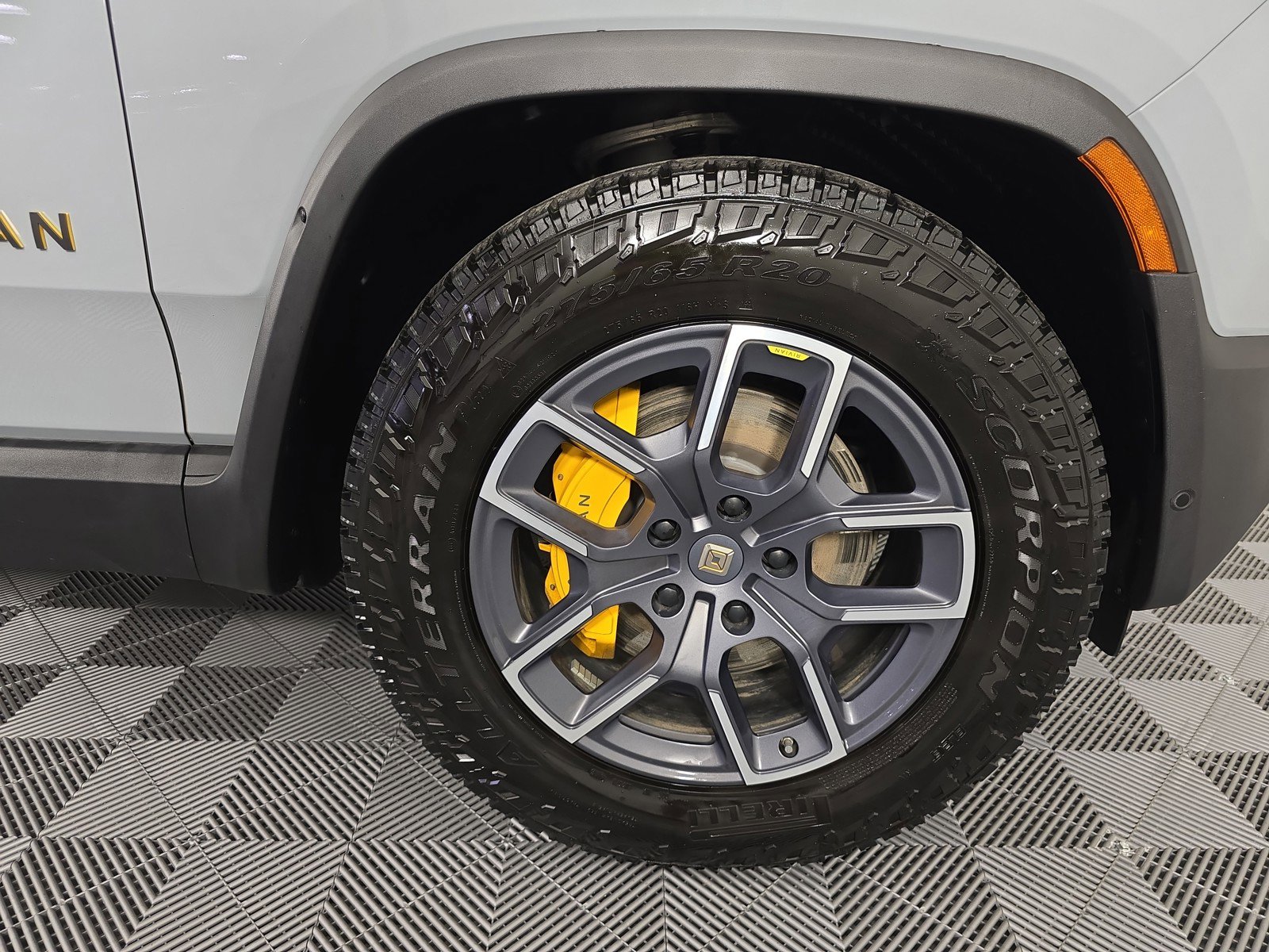 Used 2023 Rivian R1T Launch Edition image 11