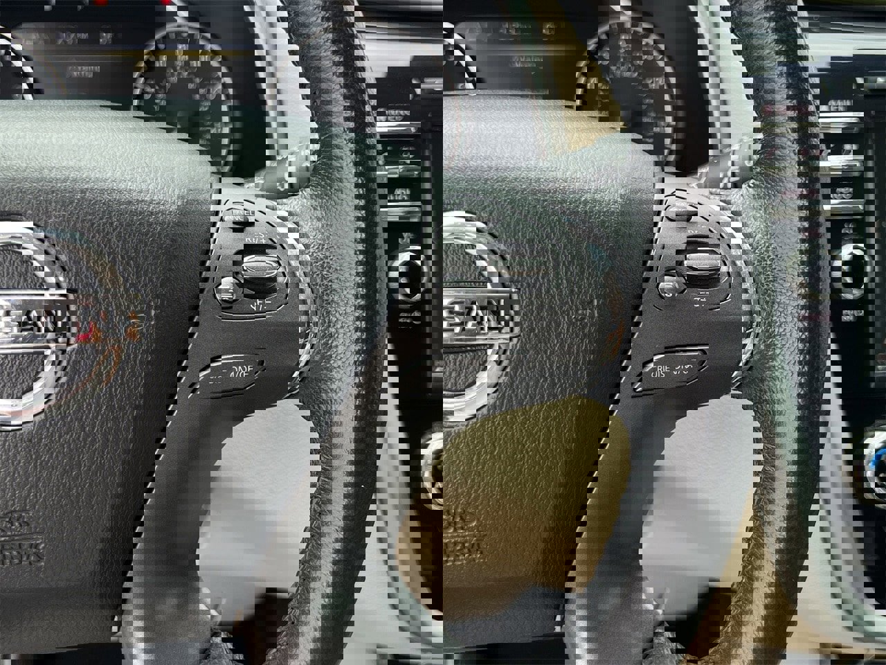 Used 2020 Nissan Murano SV w/ Premium Package image 11