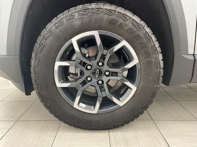 Certified 2025 Chevrolet Equinox ACTIV w/ Safety and Technology Package AWD/4WD image 8