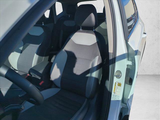 Used 2022 Volkswagen Taos SEL w/ Panoramic Sunroof Package image 16