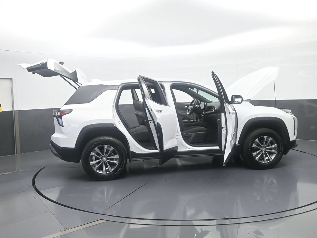Used 2026 Chevrolet Equinox LT FWD image 69