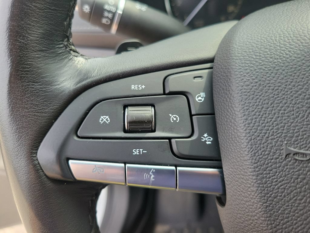 Used 2020 Cadillac XT4 Premium Luxury w/ Cold Weather Package AWD/4WD image 24