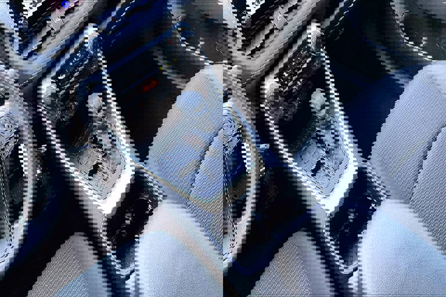 Used 2024 Toyota RAV4 LE FWD image 16