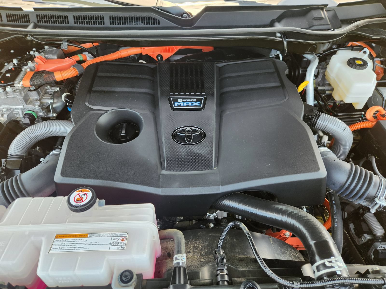 Used 2024 Toyota Tundra Limited AWD/4WD image 34