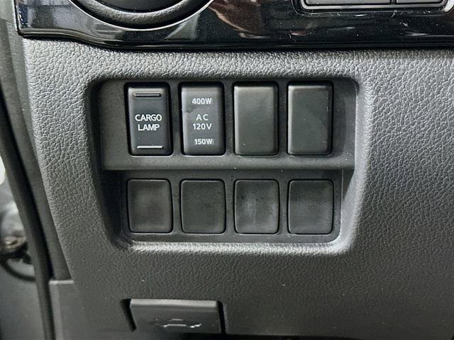 Used 2024 Nissan Titan SV w/ SV Convenience Package image 11