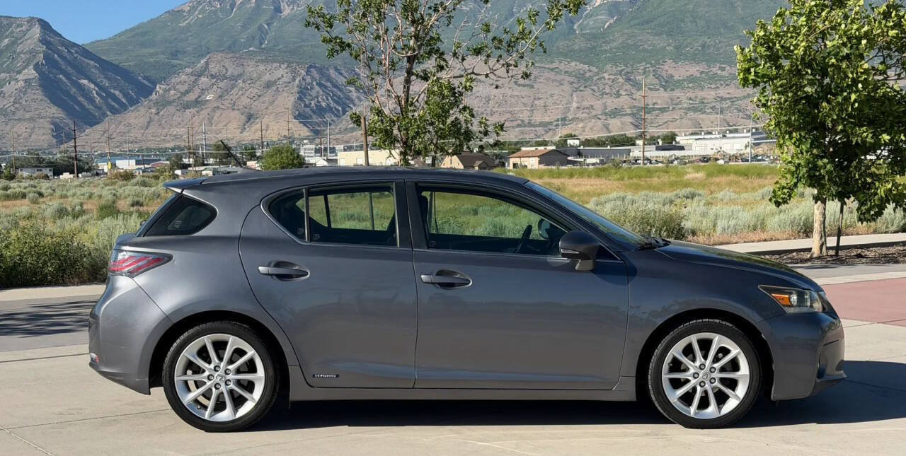 Used 2013 Lexus CT 200h FWD image 4