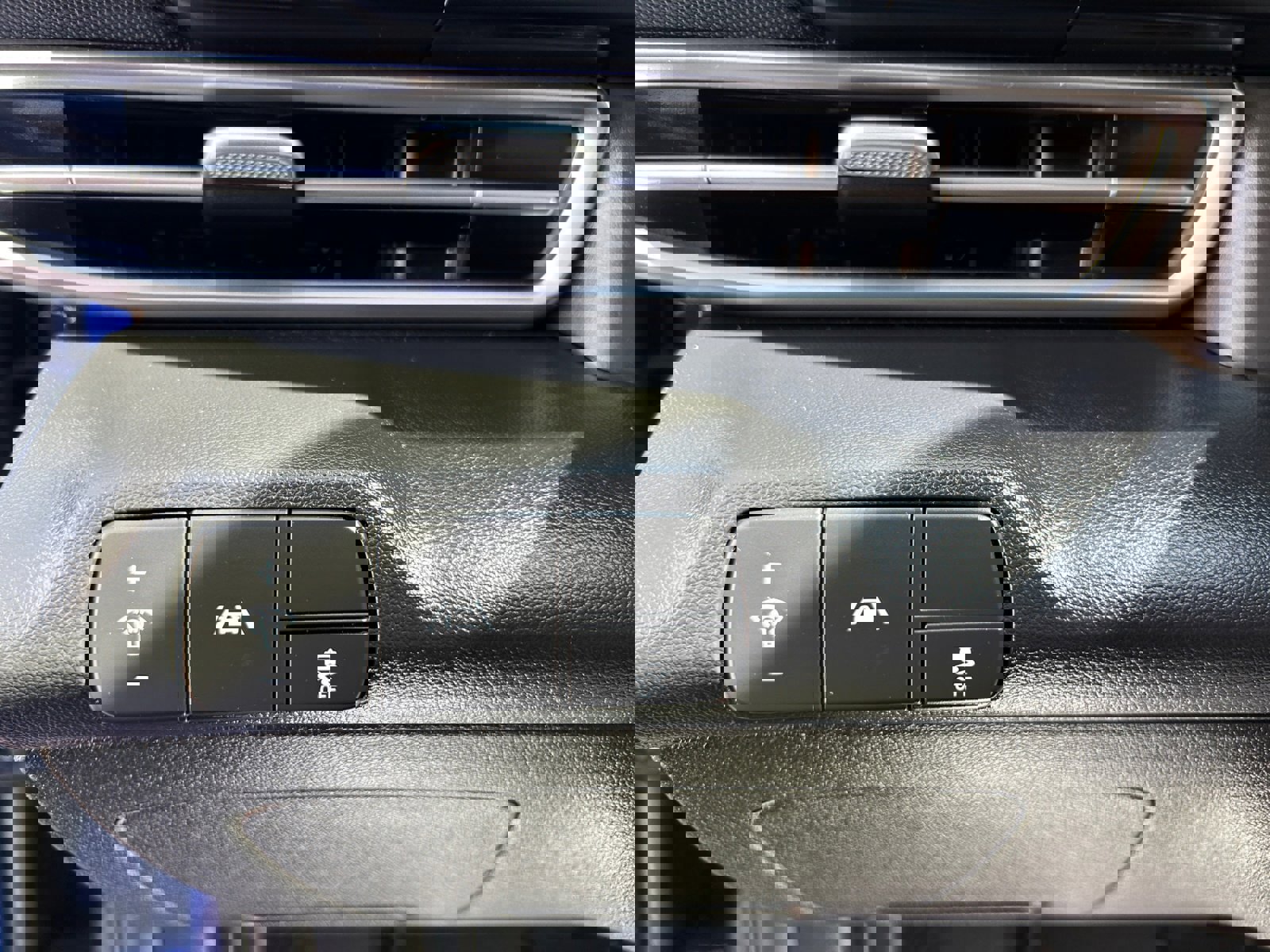 Certified 2023 Hyundai Elantra SEL image 22