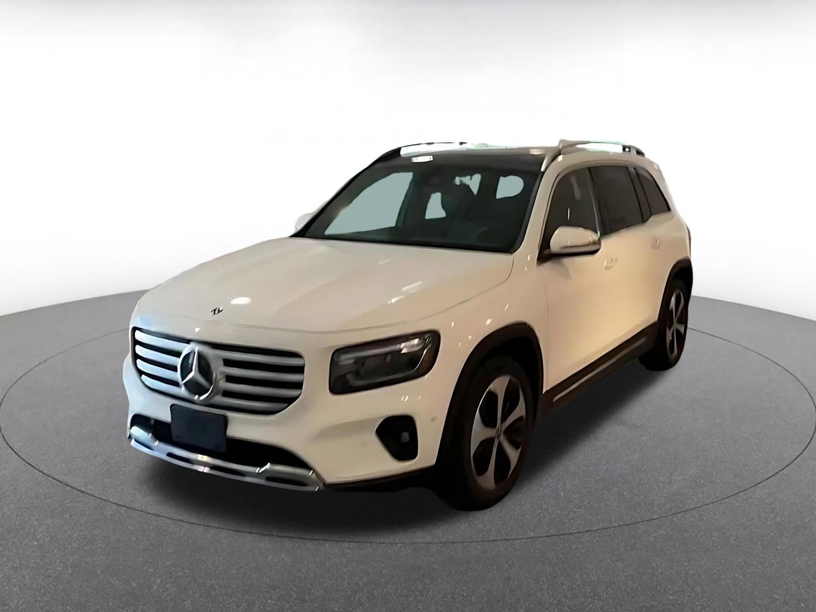 Used 2025 Mercedes-Benz GLB 250 image 8