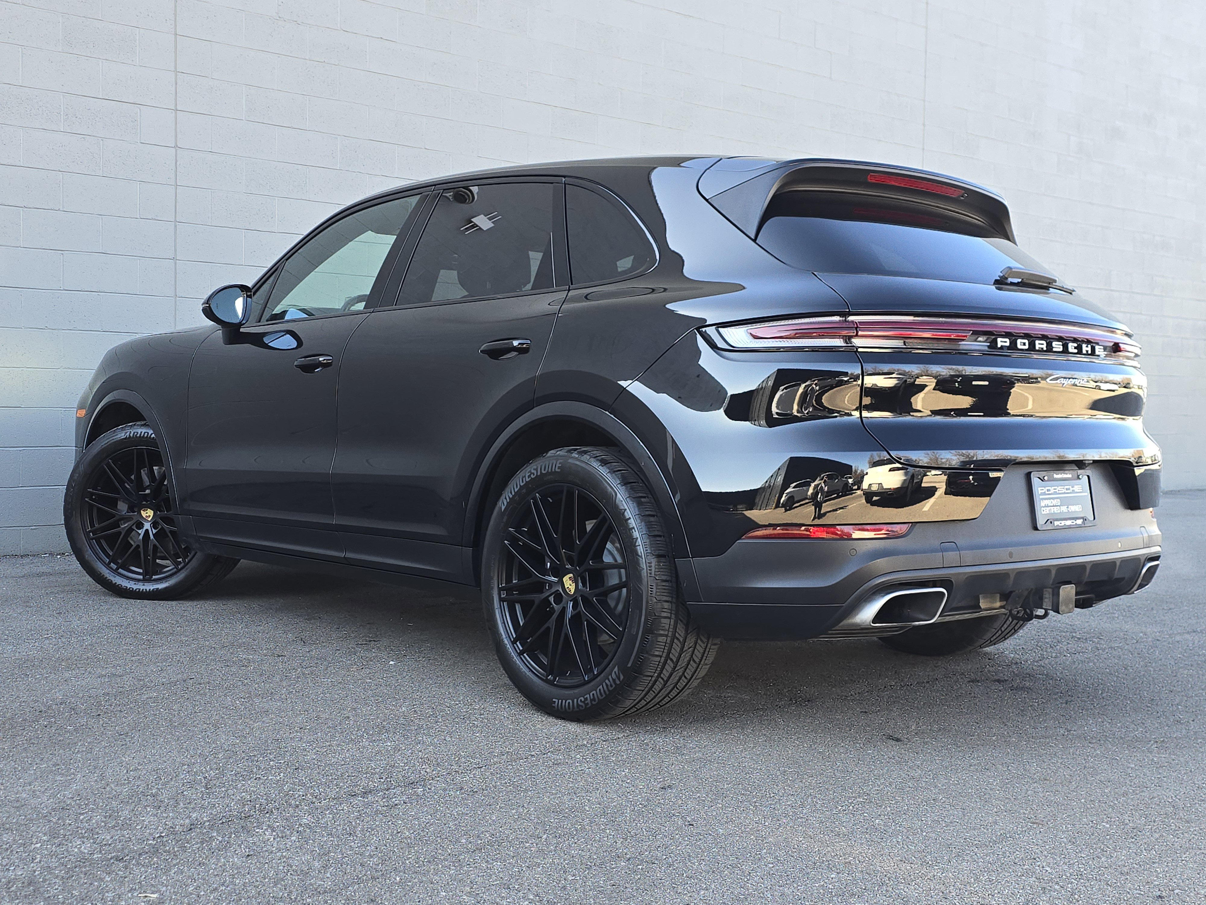 Certified 2024 Porsche Cayenne image 3