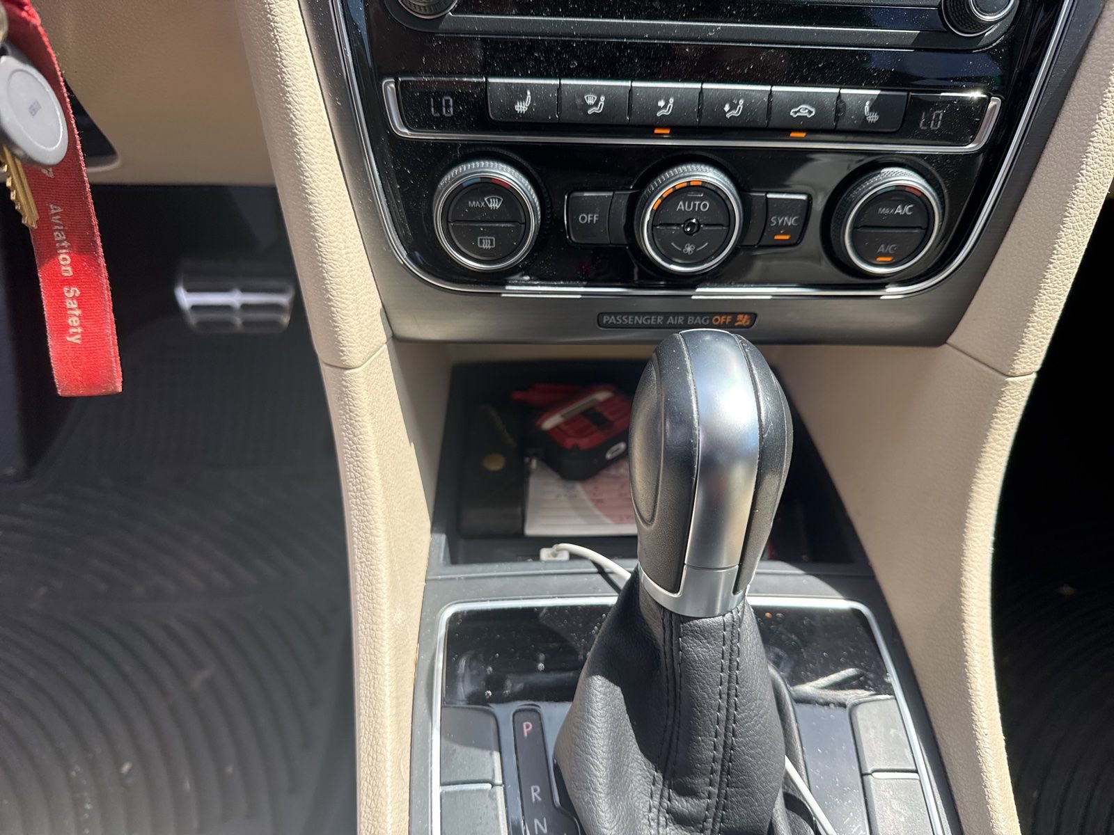 Used 2018 Volkswagen Passat 2.0T R-Line image 15