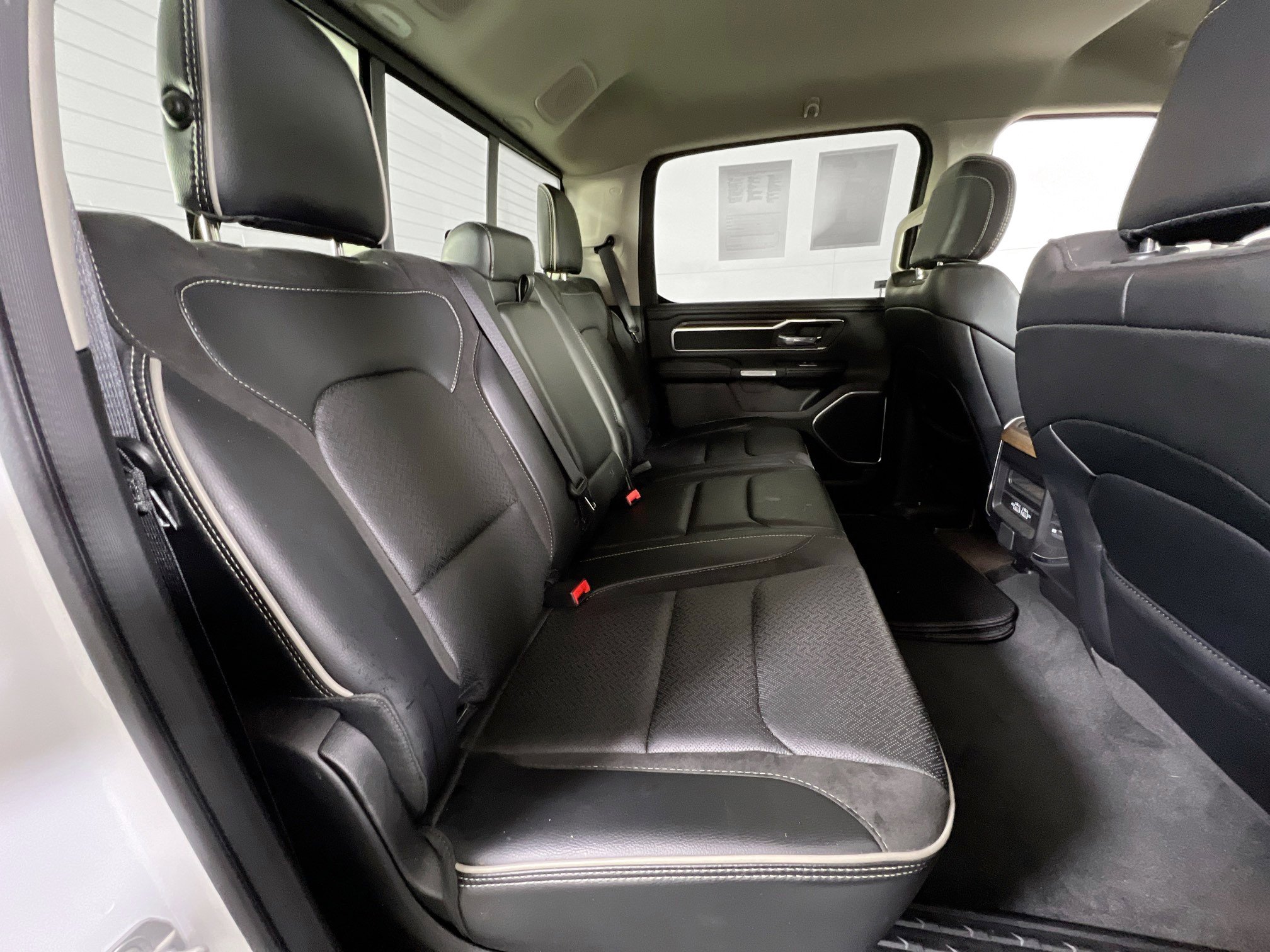 Used 2022 RAM 1500 Laramie AWD/4WD image 25