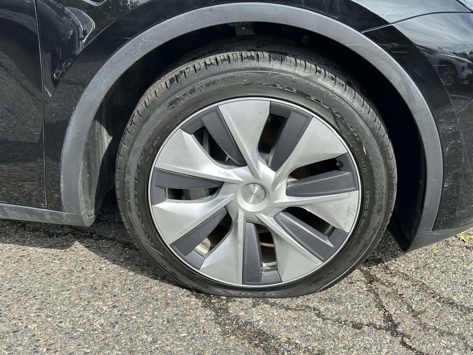 Used 2023 Tesla Model Y Long Range AWD/4WD image 10