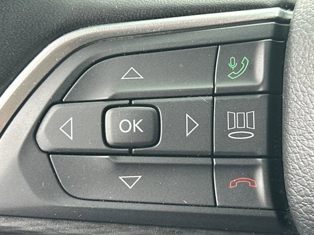 Used 2023 Jeep Grand Cherokee L Laredo AWD/4WD image 17