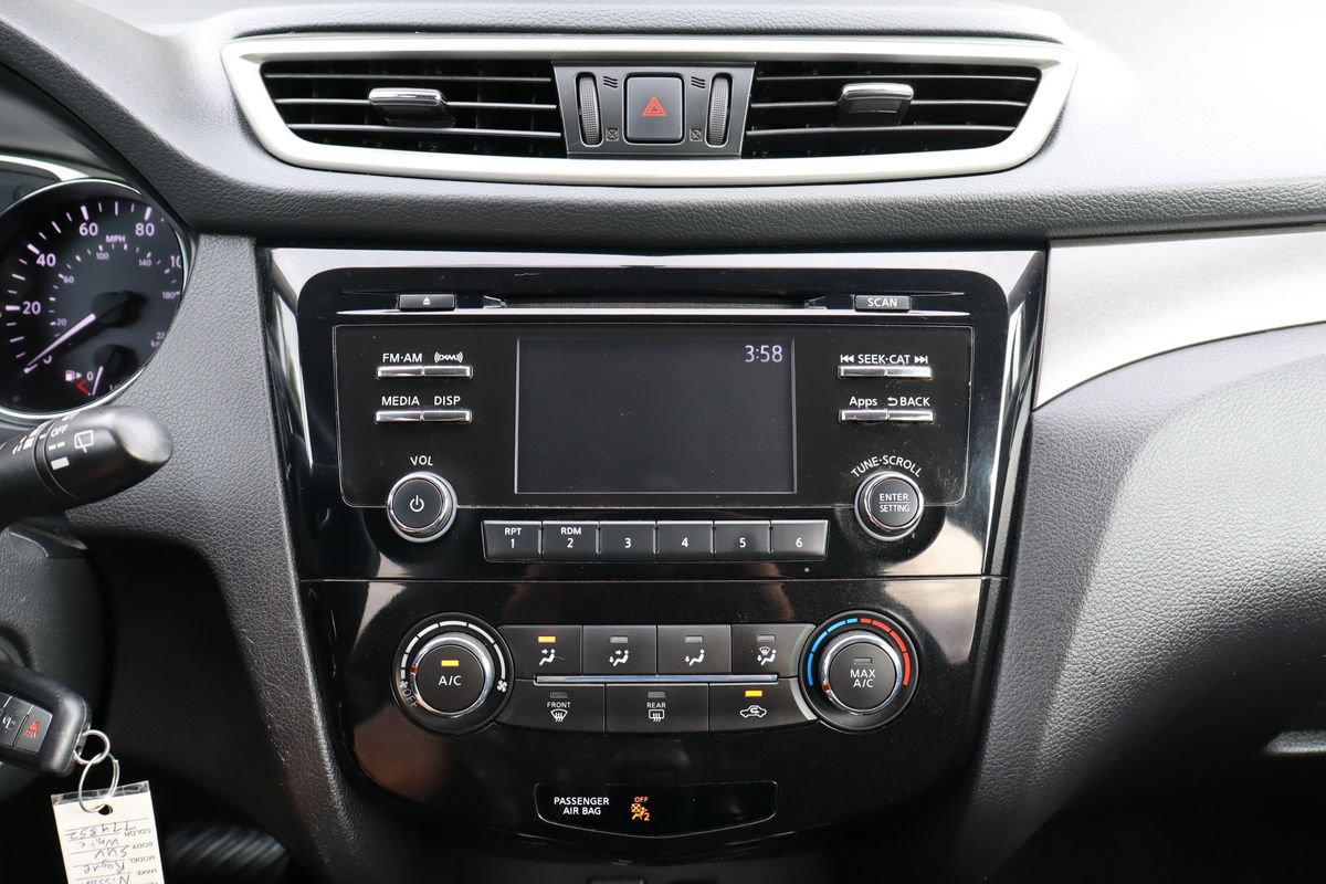 Used 2016 Nissan Rogue S w/ S Family Package AWD/4WD image 34