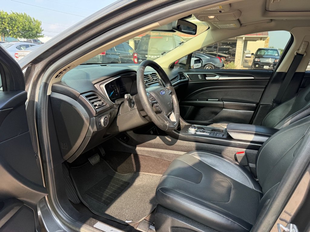 Used 2019 Ford Fusion Titanium FWD image 12