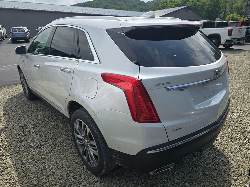 Used 2017 Cadillac XT5 Premium Luxury w/ Driver Assist Package AWD/4WD image 2