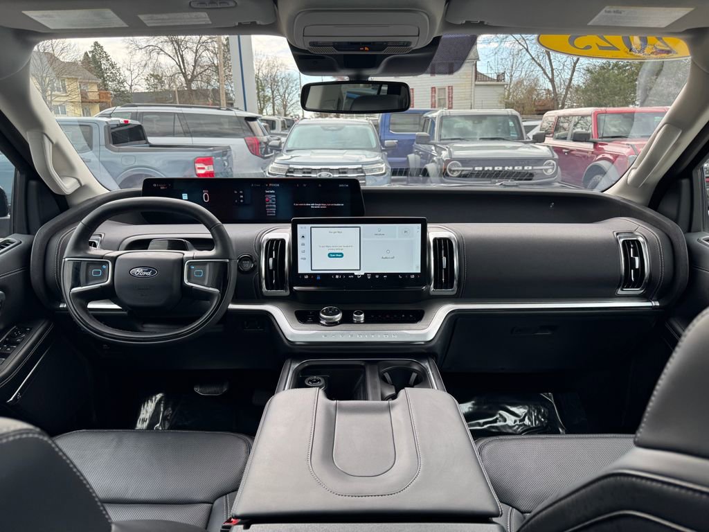 Used 2025 Ford Expedition Platinum w/ Driver's Package image 29