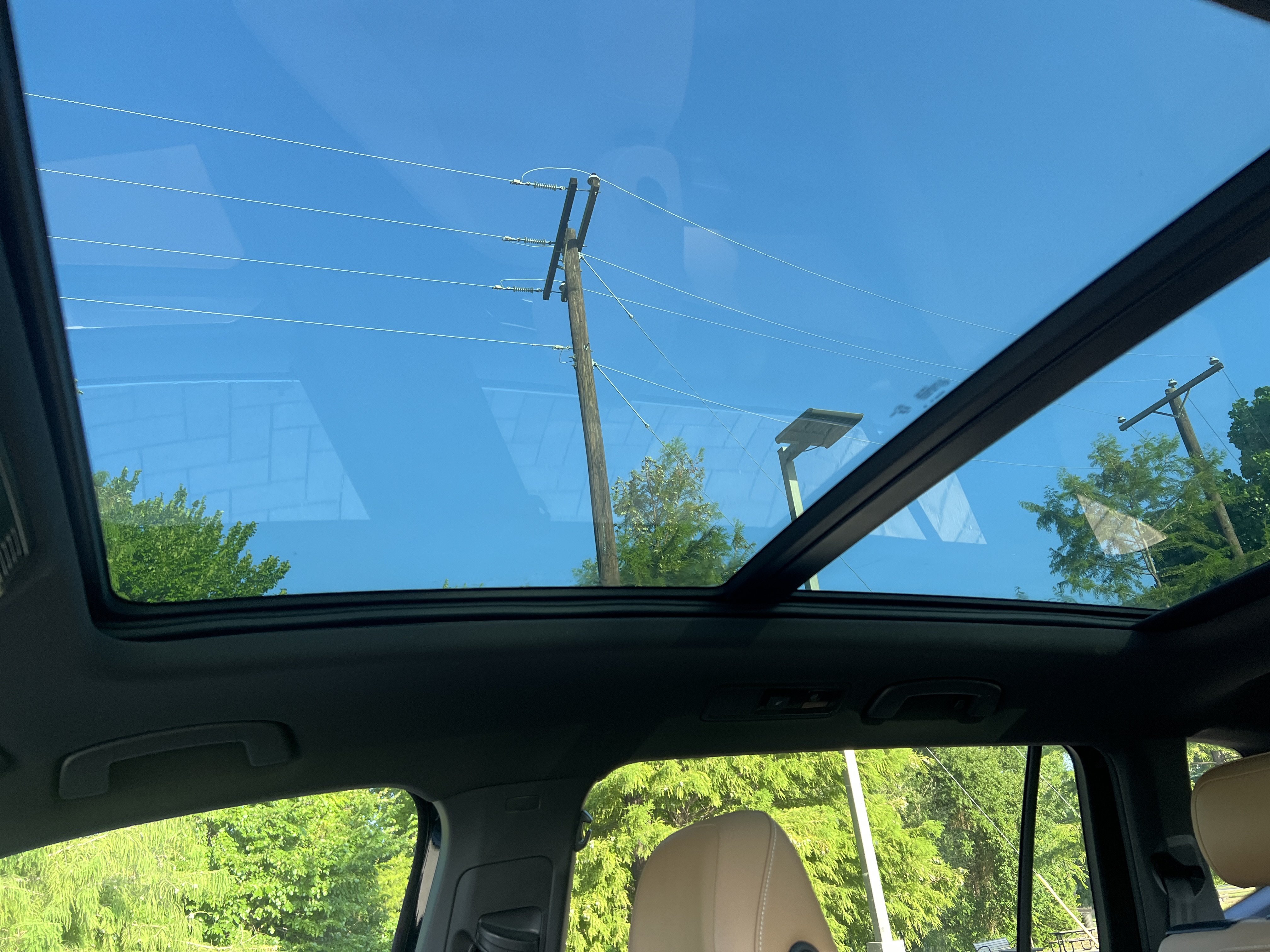 Certified 2023 Volkswagen Tiguan SE w/ Panoramic Sunroof Package FWD image 24