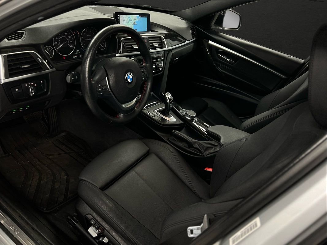 Used 2018 BMW 330i xDrive Wagon image 17