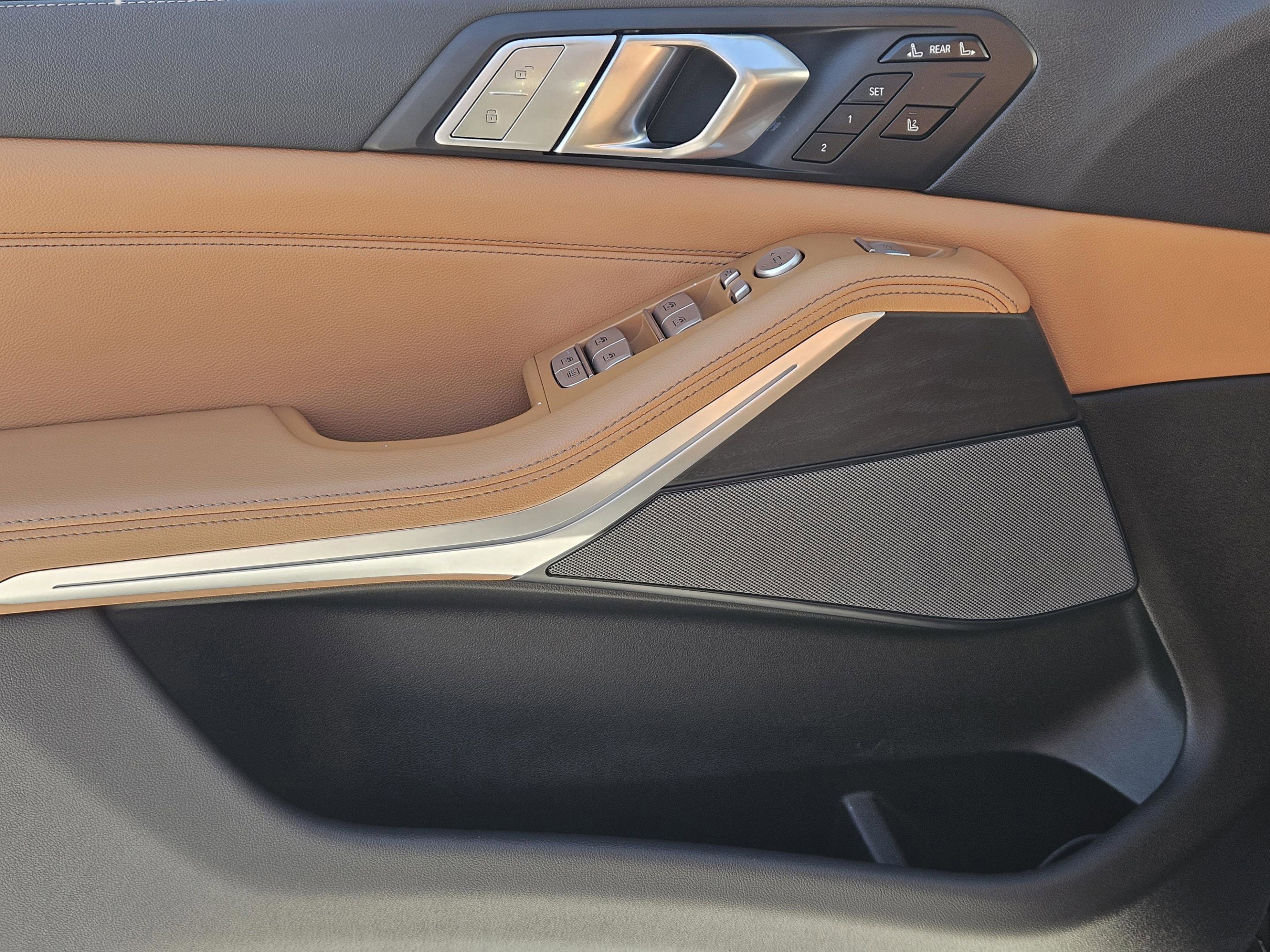 Used 2020 BMW X7 xDrive40i w/ Premium Package image 25