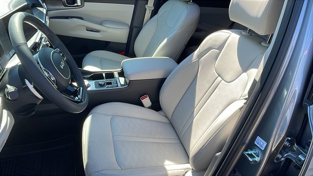 Used 2025 Kia Sorento EX w/ EX Panoramic Sunroof Package image 10
