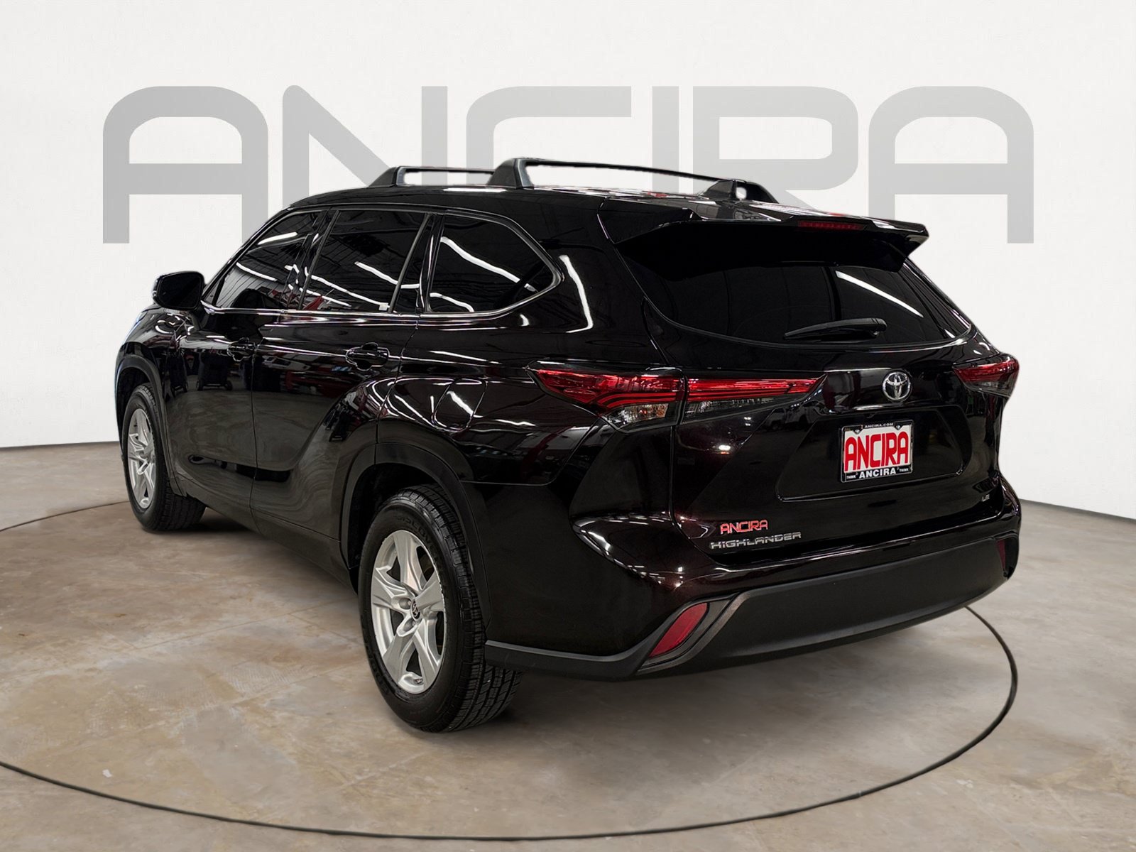 Used 2022 Toyota Highlander LE FWD image 8