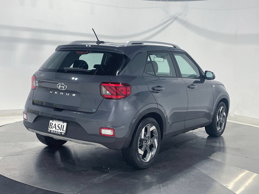 Used 2023 Hyundai Venue SEL w/ Cargo Package FWD image 10