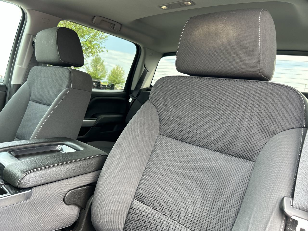 Used 2018 Chevrolet Silverado 1500 LT w/ All Star Edition AWD/4WD image 22