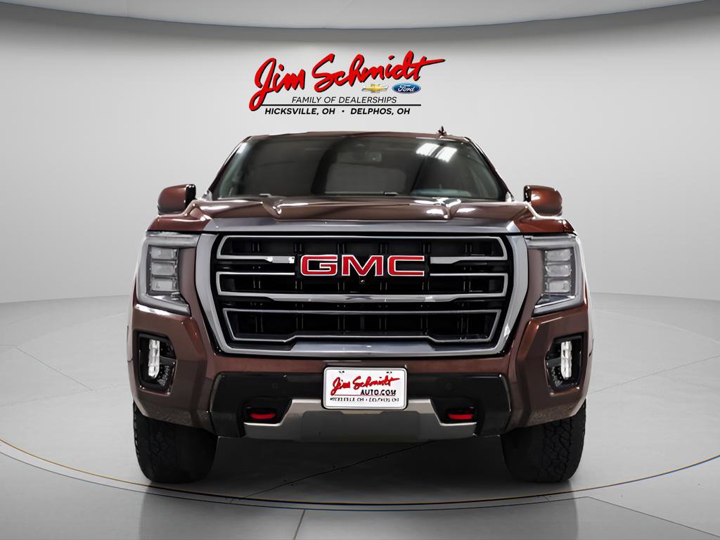 Used 2022 GMC Yukon AT4 w/ Technology Package AWD/4WD image 2
