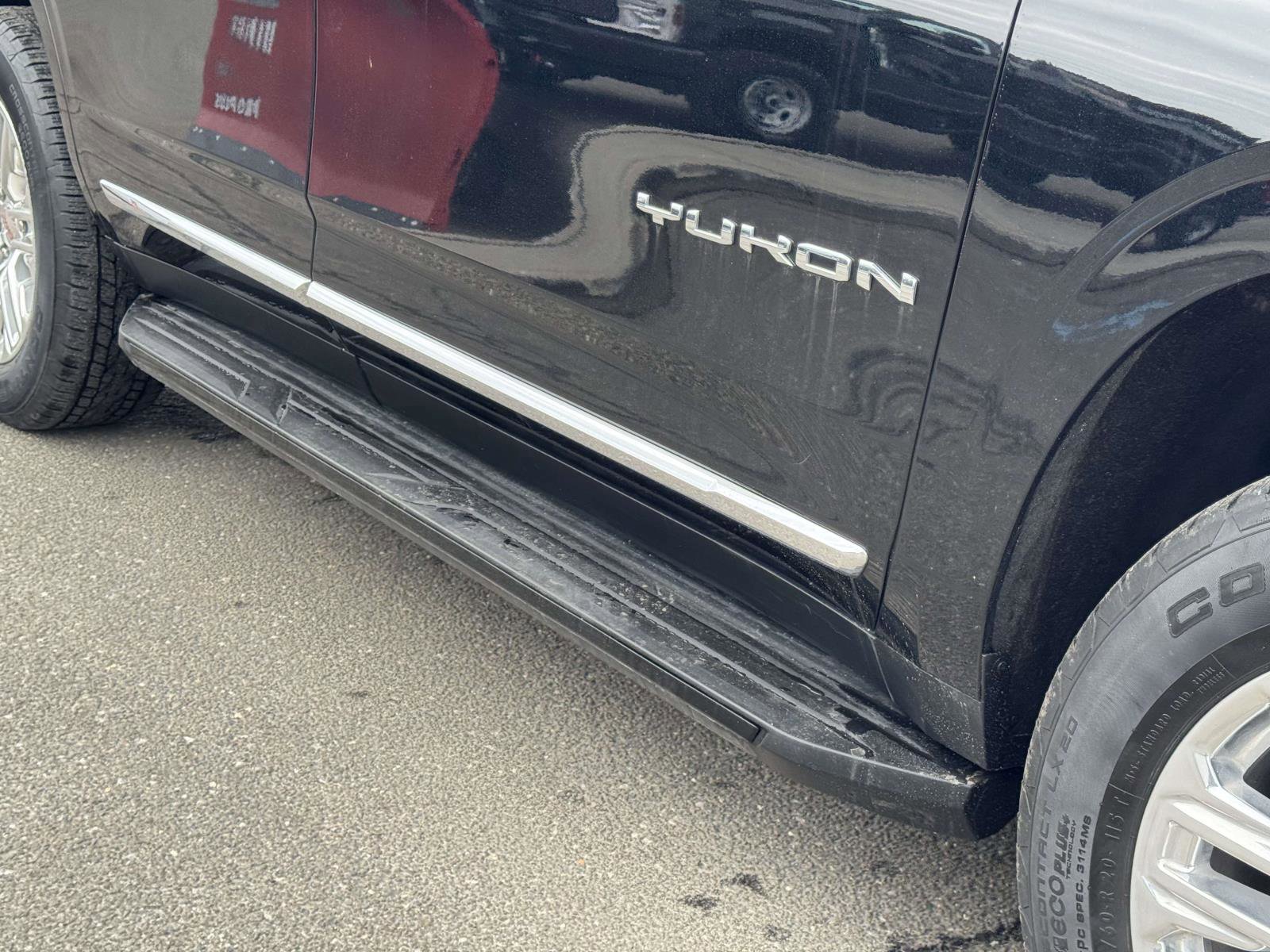 Used 2024 GMC Yukon SLT image 8