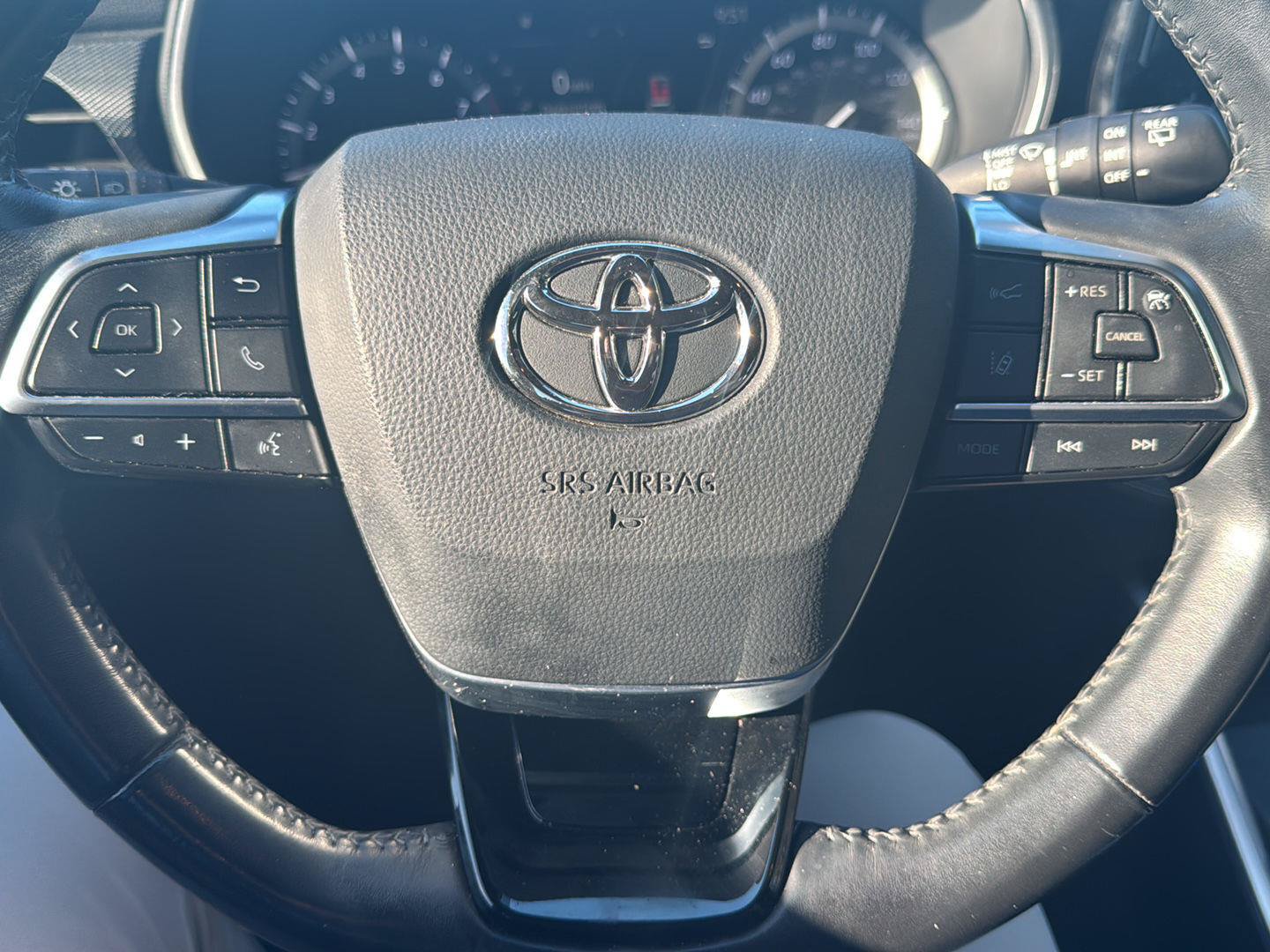 Used 2021 Toyota Highlander XSE AWD/4WD image 12