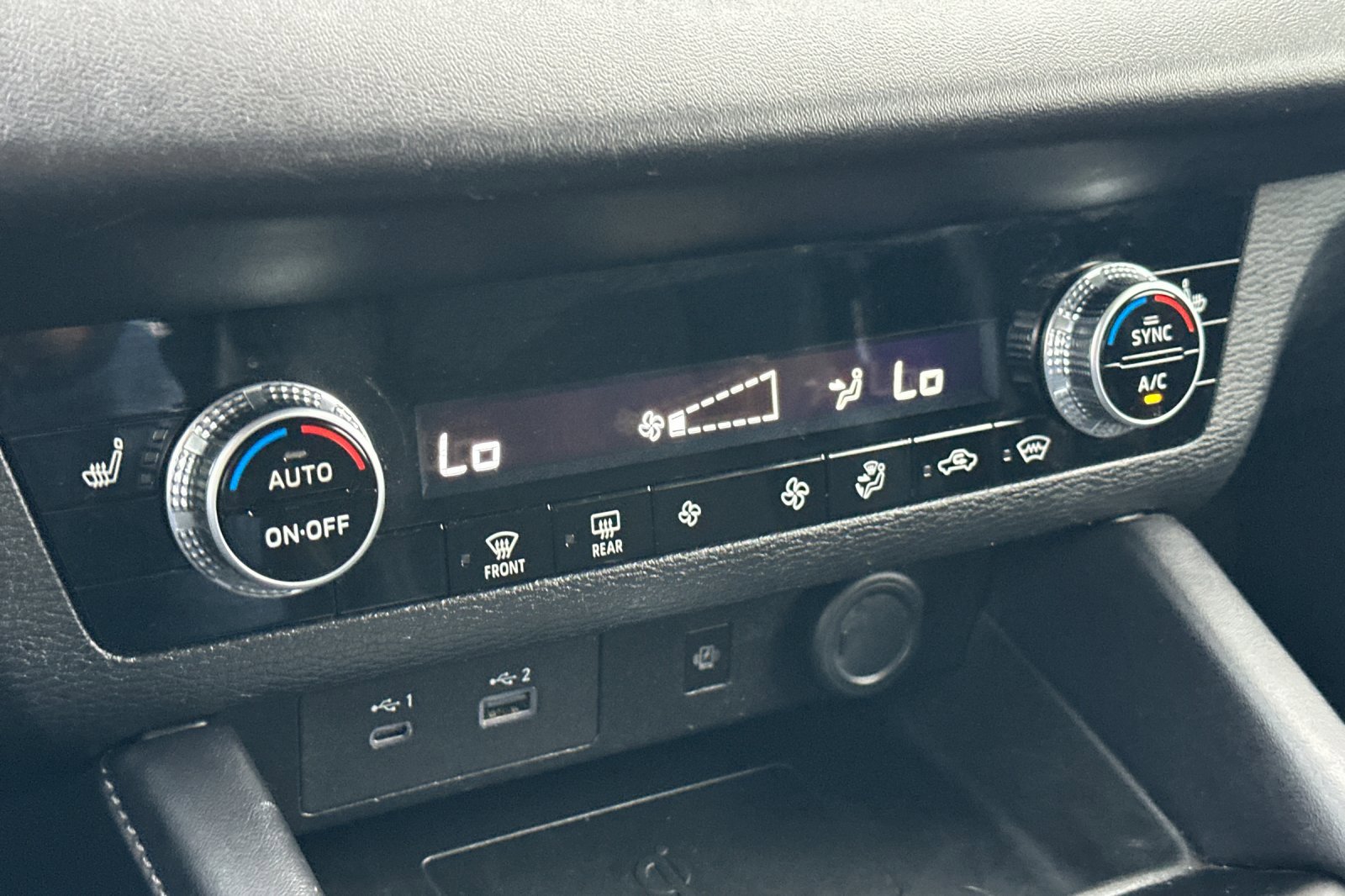 Used 2024 Mitsubishi Outlander SE image 23