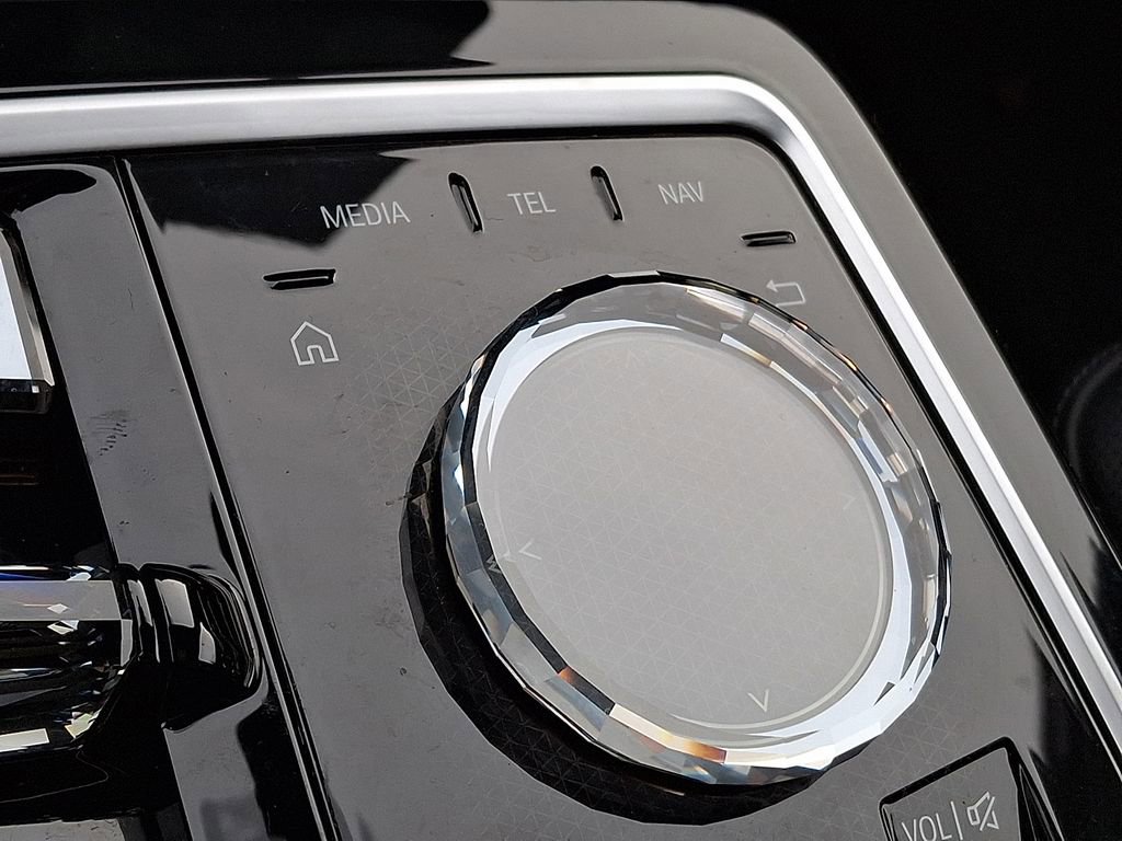 Certified 2023 BMW 760i xDrive w/ Parking Assistance Package AWD/4WD image 17