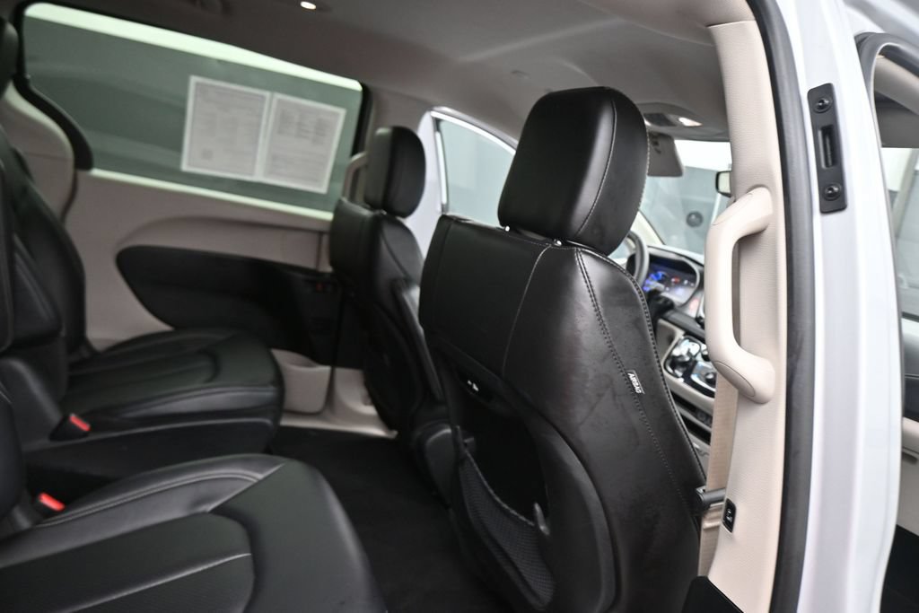 Used 2024 Chrysler Pacifica Limited FWD image 42