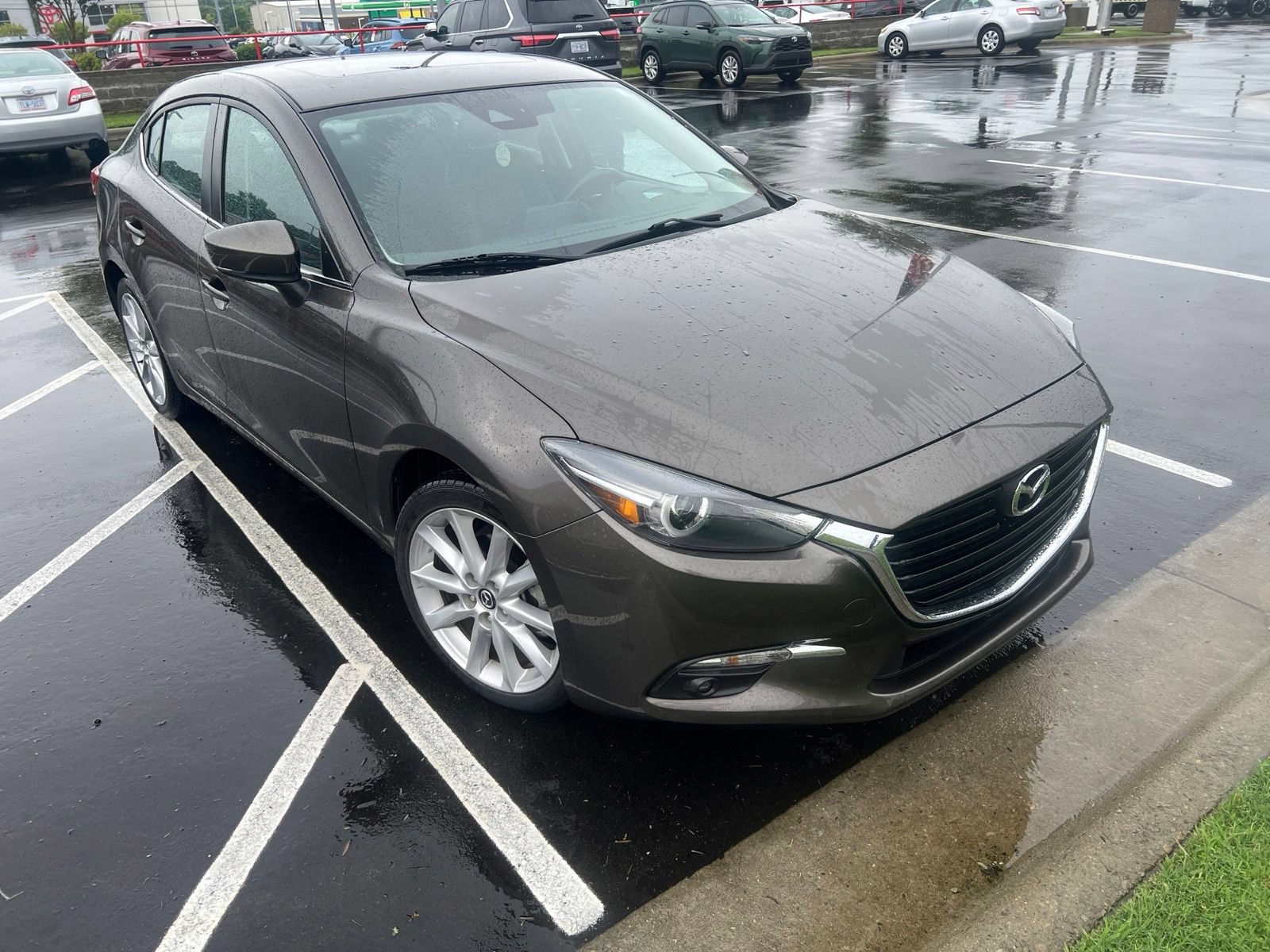 Used 2017 MAZDA MAZDA3 Grand Touring w/ Premium Equipment Package FWD image 18