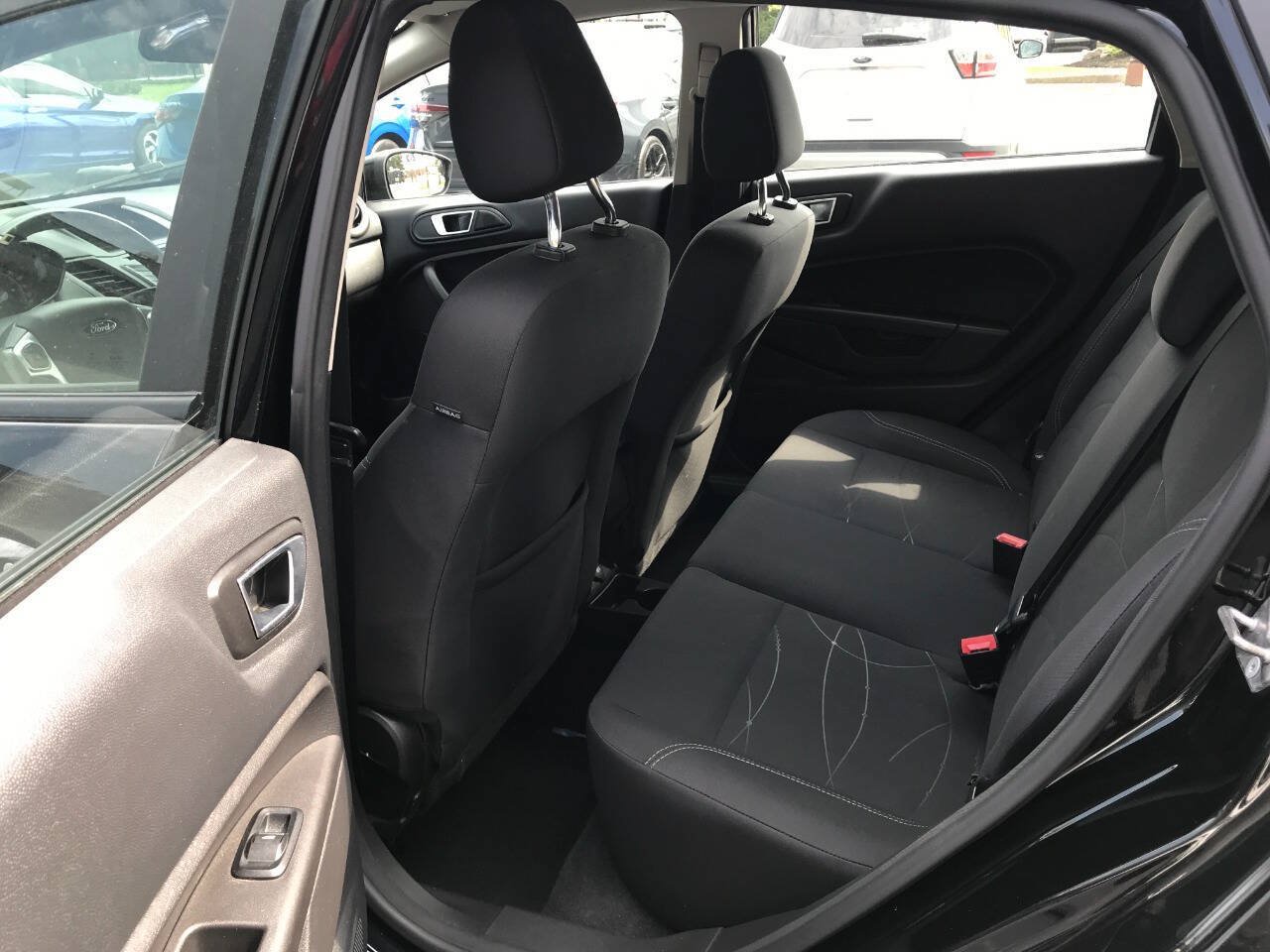 Used 2016 Ford Fiesta SE w/ Cold Weather Package FWD image 10