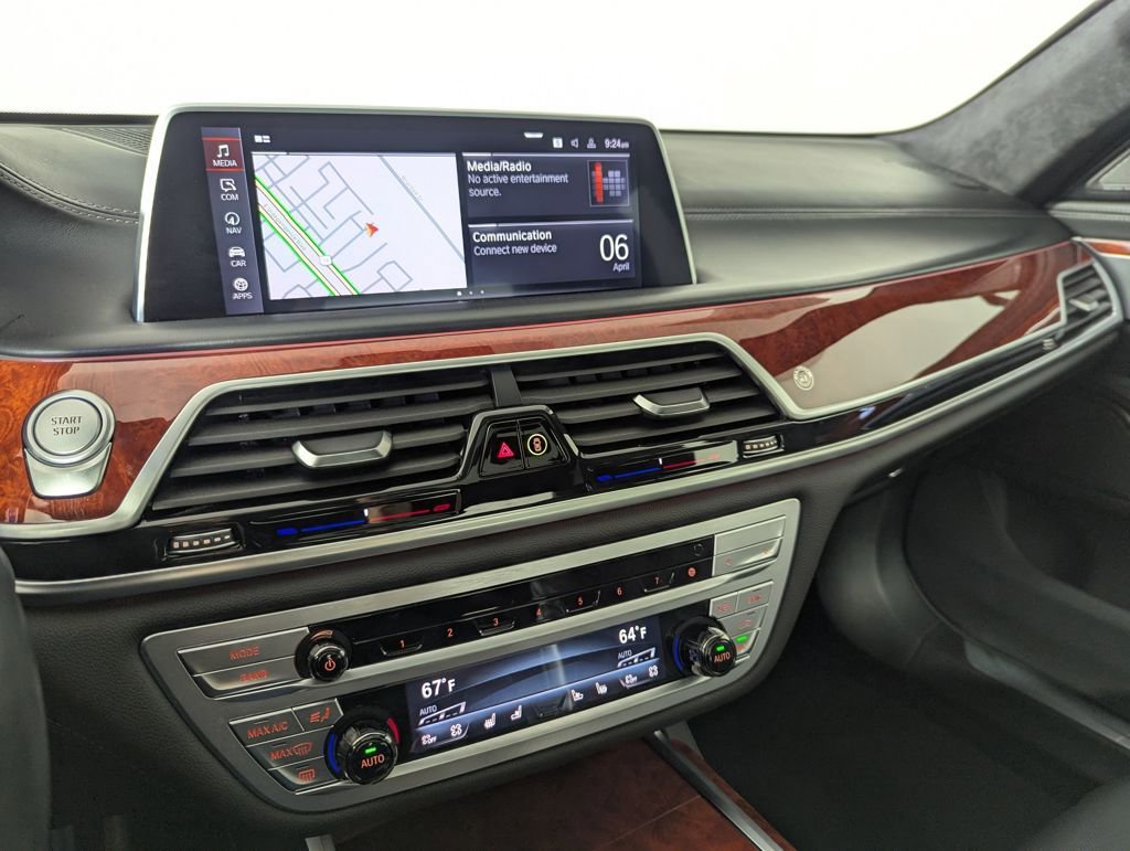 Used 2022 BMW ALPINA B7 xDrive w/ Luxury Rear Seating Package AWD/4WD image 7