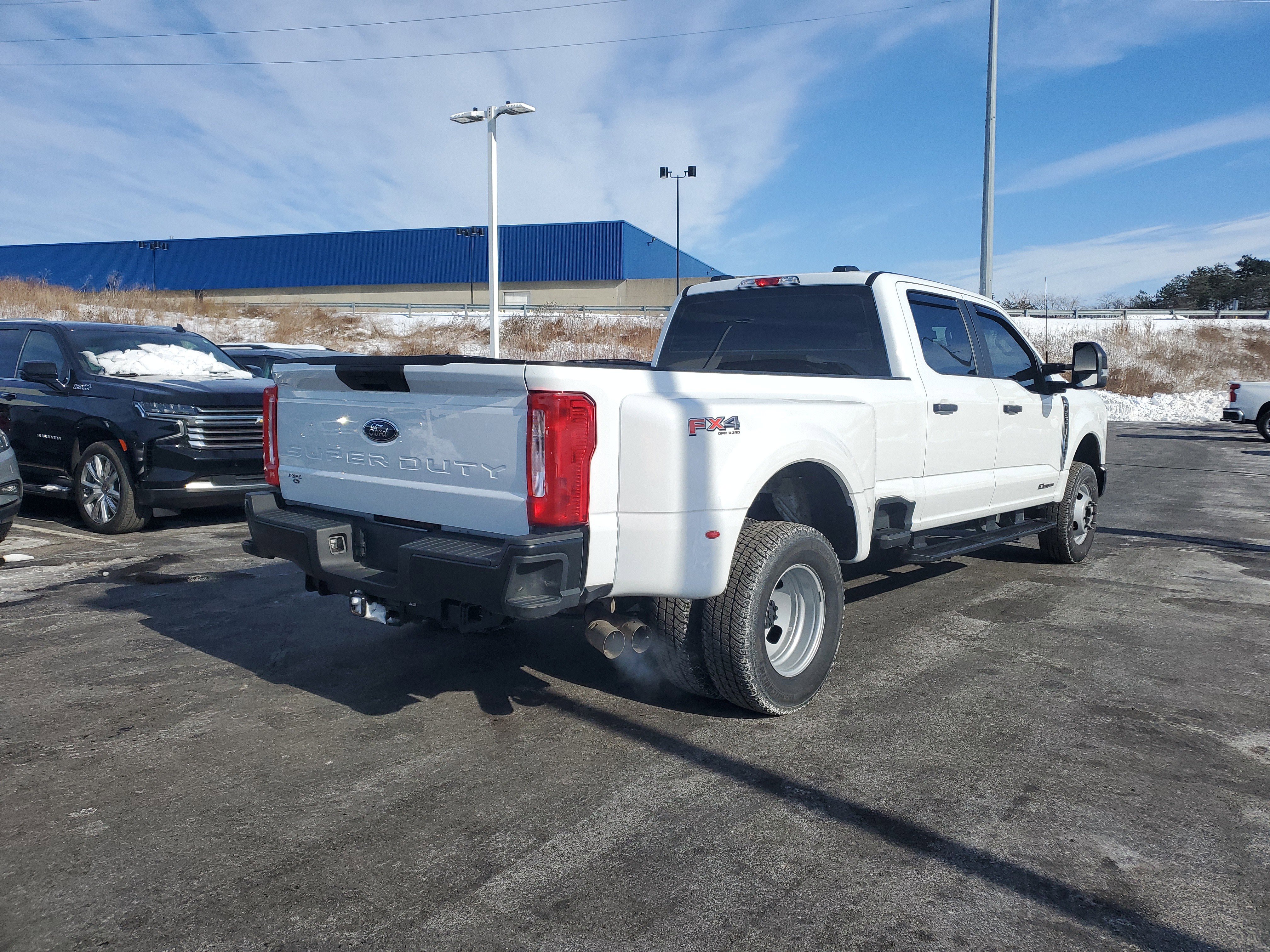 Used 2025 Ford F350 XL w/ FX4 Off-Road Package image 4