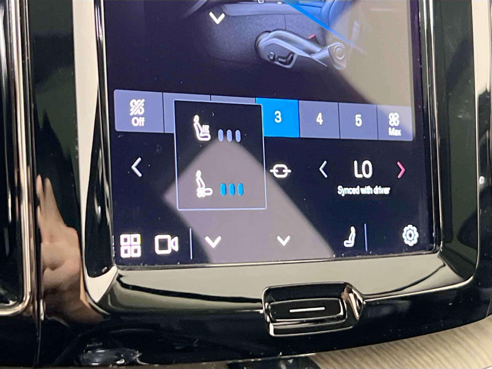 Used 2022 Volvo XC60 B5 Inscription w/ Protection Package Premier image 20