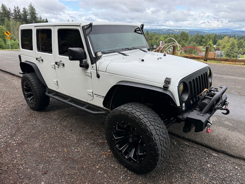 Used 2015 Jeep Wrangler Unlimited Sahara w/ Connectivity Group AWD/4WD image 6