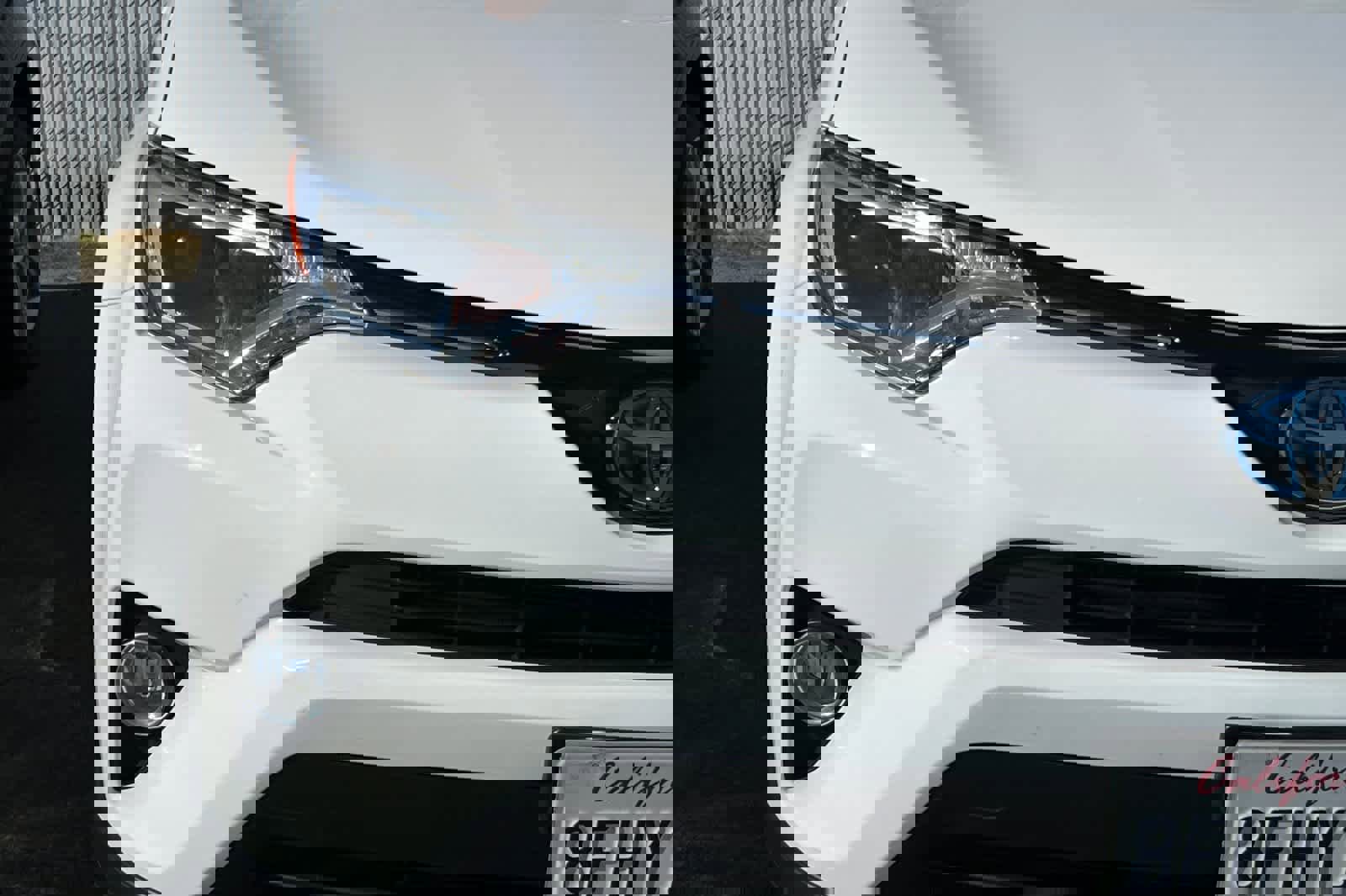 Used 2018 Toyota RAV4 XLE image 8