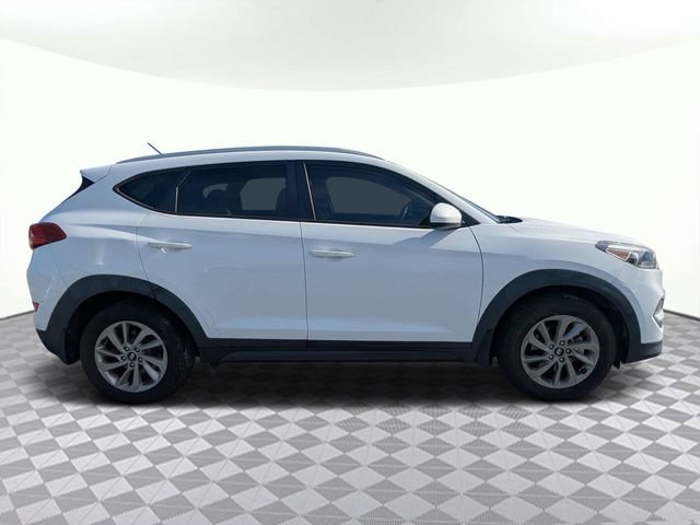 Used 2016 Hyundai Tucson SE w/ Option Group 02 FWD image 2