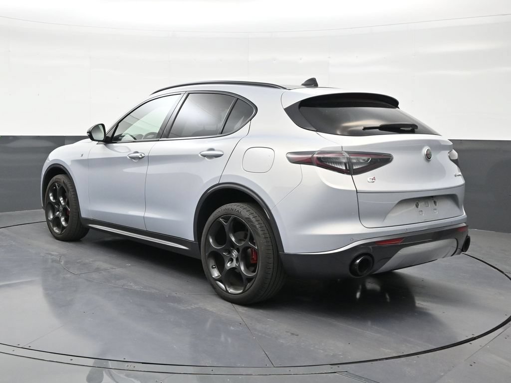 Used 2024 Alfa Romeo Stelvio Ti w/ Performance Driving Package AWD/4WD image 3
