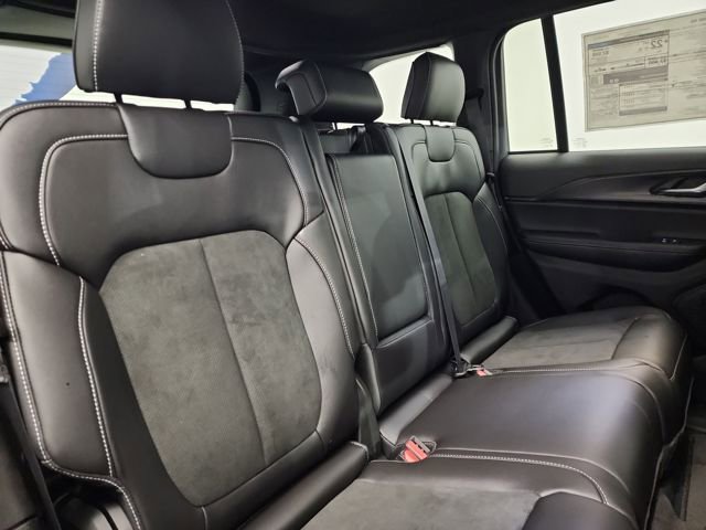 New 2025 Jeep Grand Cherokee Altitude image 34
