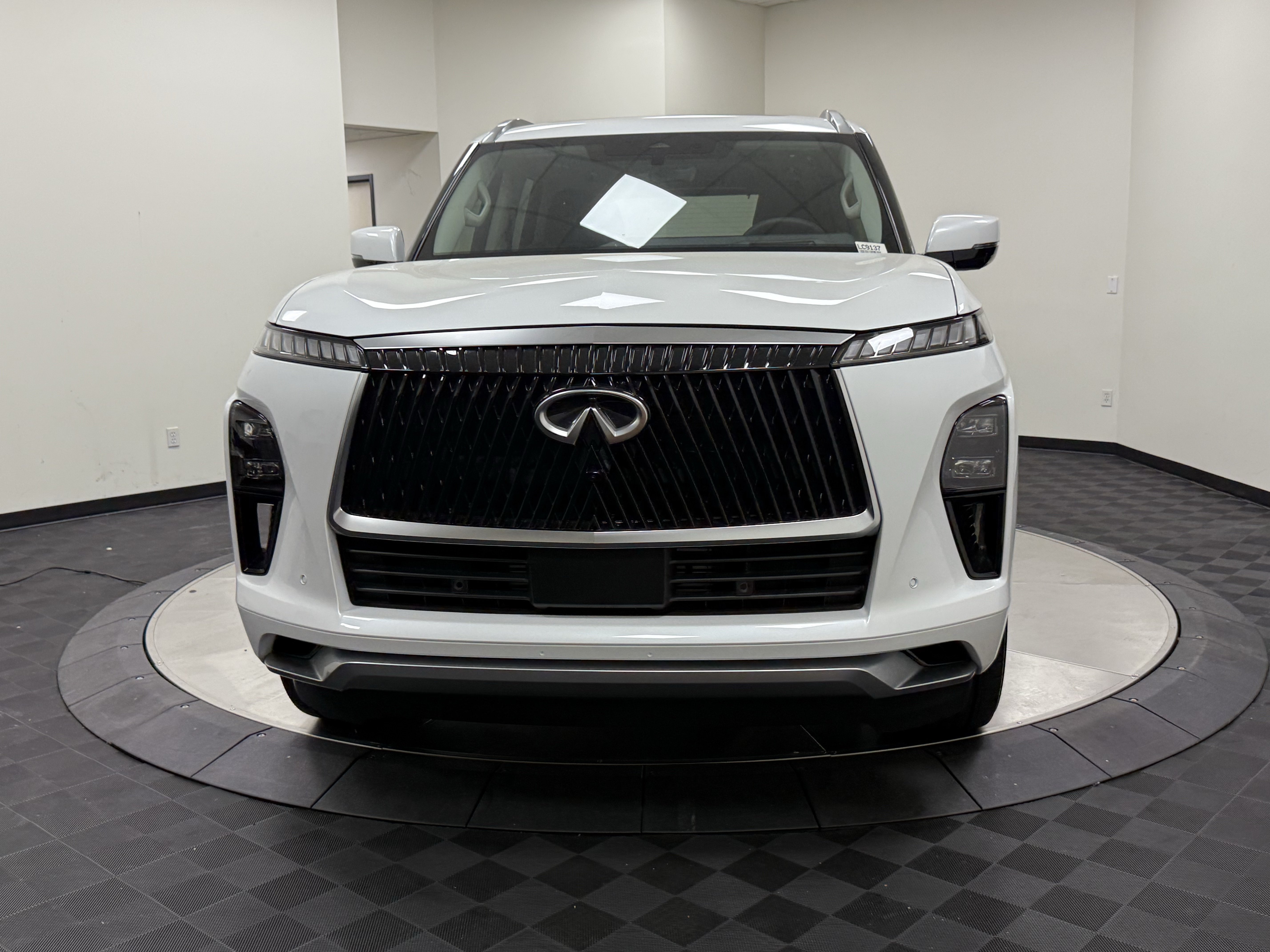 Certified 2026 INFINITI QX80 Luxe w/ Cargo Package RWD image 2