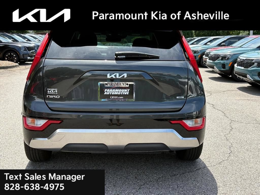 Certified 2025 Kia Niro FWD image 5