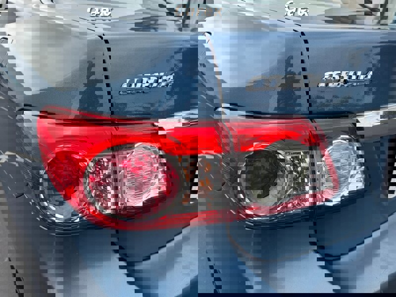 Used 2013 Toyota Corolla LE image 9