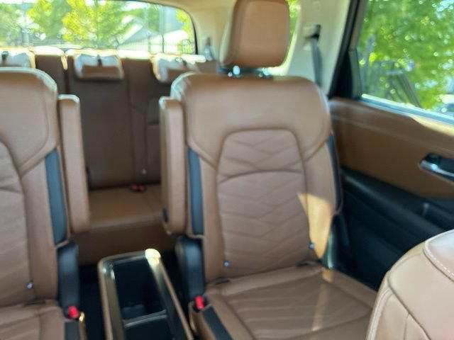 Used 2025 Nissan Pathfinder Platinum AWD/4WD image 19