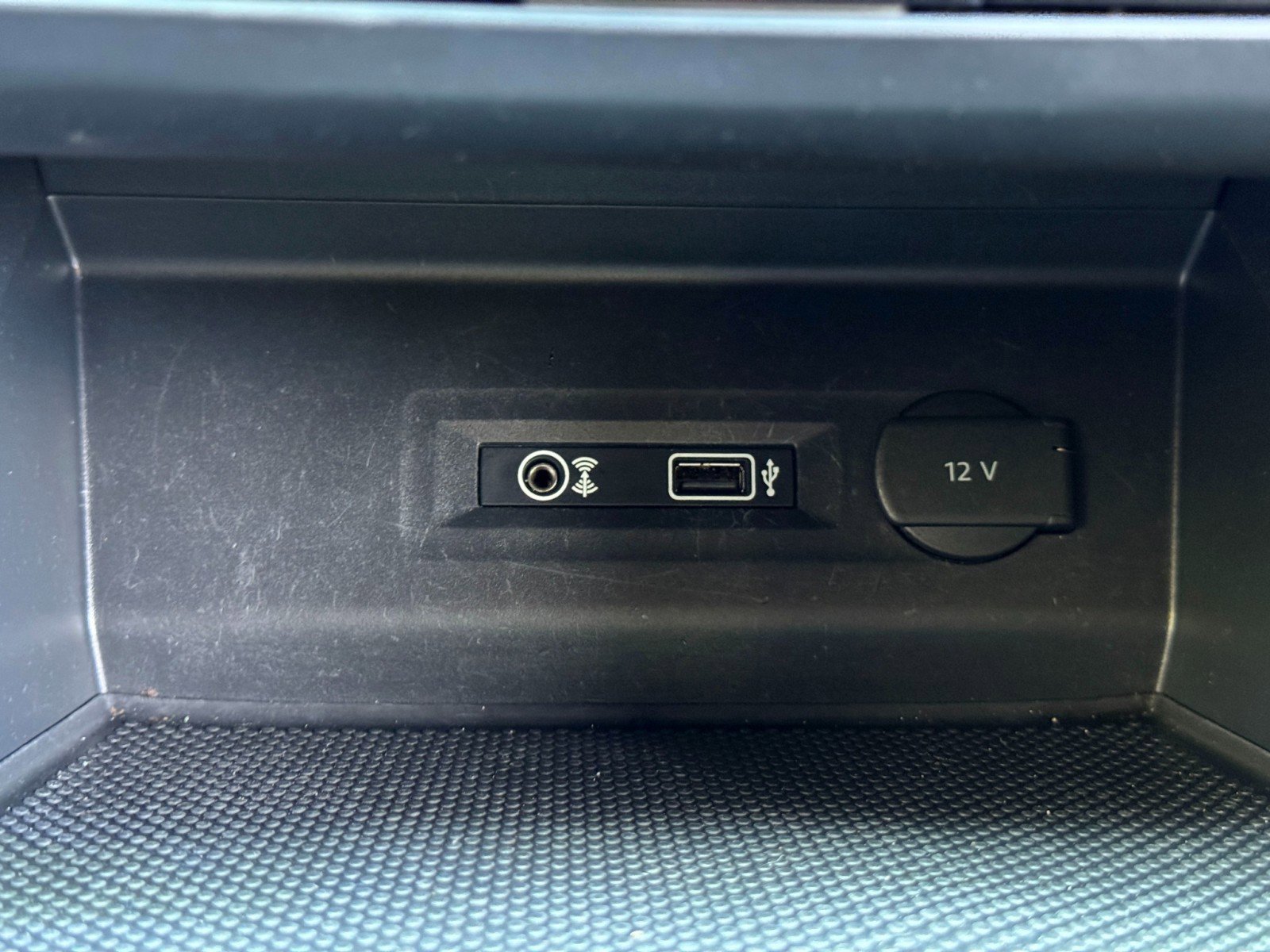 Used 2018 Volkswagen Atlas SE image 26